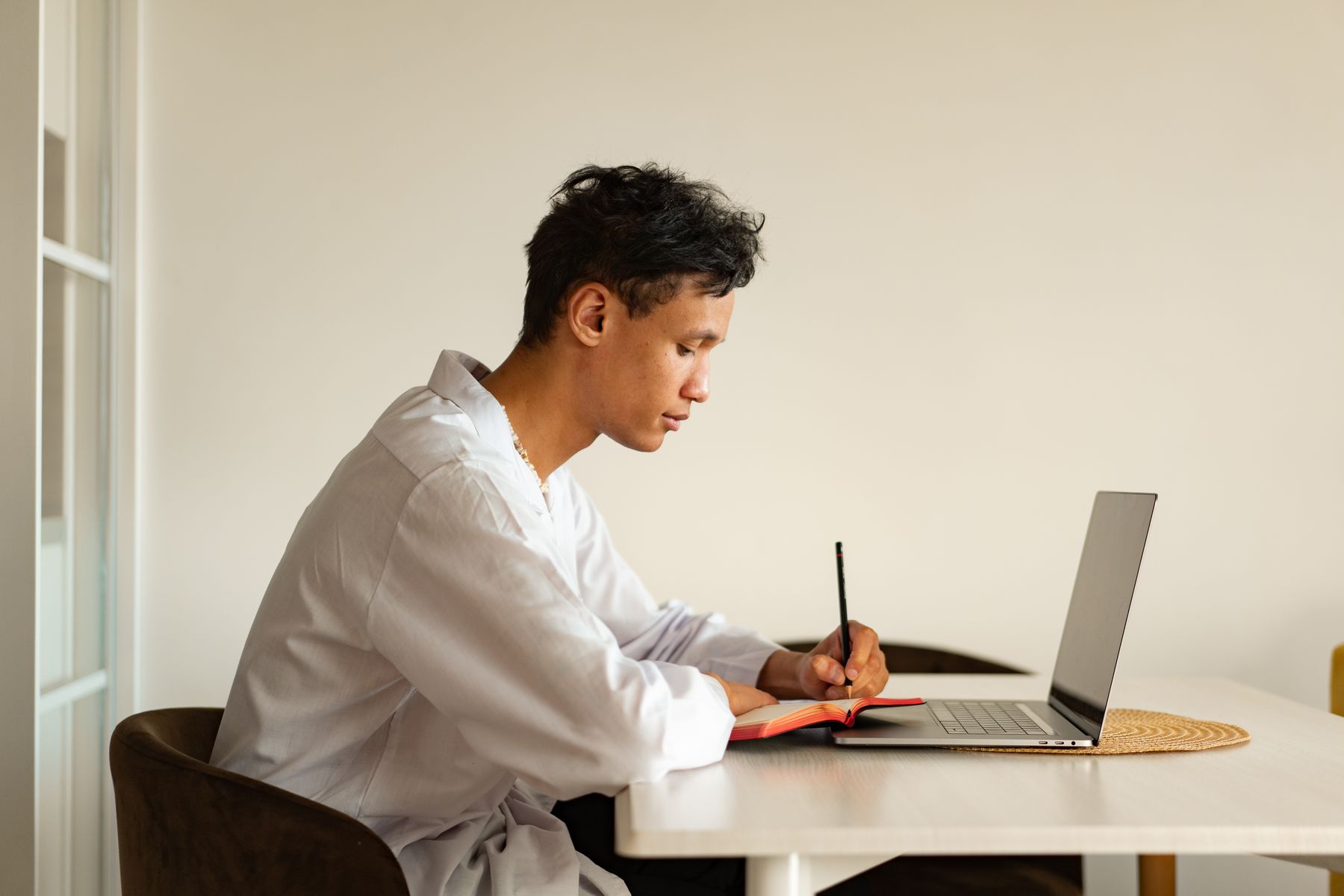 Échange autour d’un document de travail — illustration